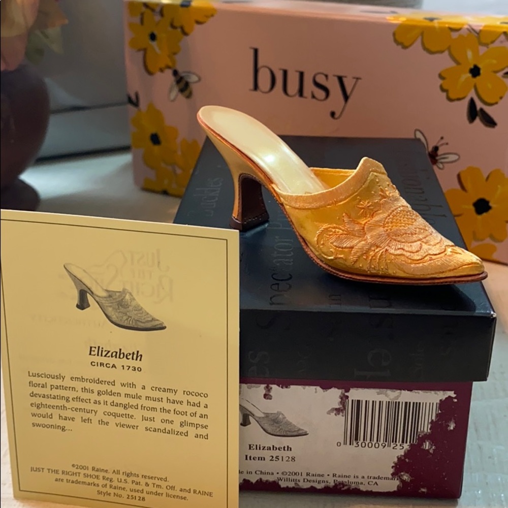 JTRS miniature shoe collectible Elizabeth 25128 Just the Right Shoe circa 1730